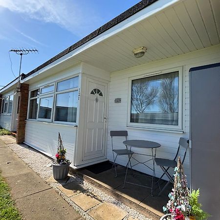 Signature, Scratby - Two Bed Chalet, Sleeps 7, Free Wi-Fi, Bed Linen And Towels Included, Pets Welcome And Onsite Entertainment Available Exteriér fotografie