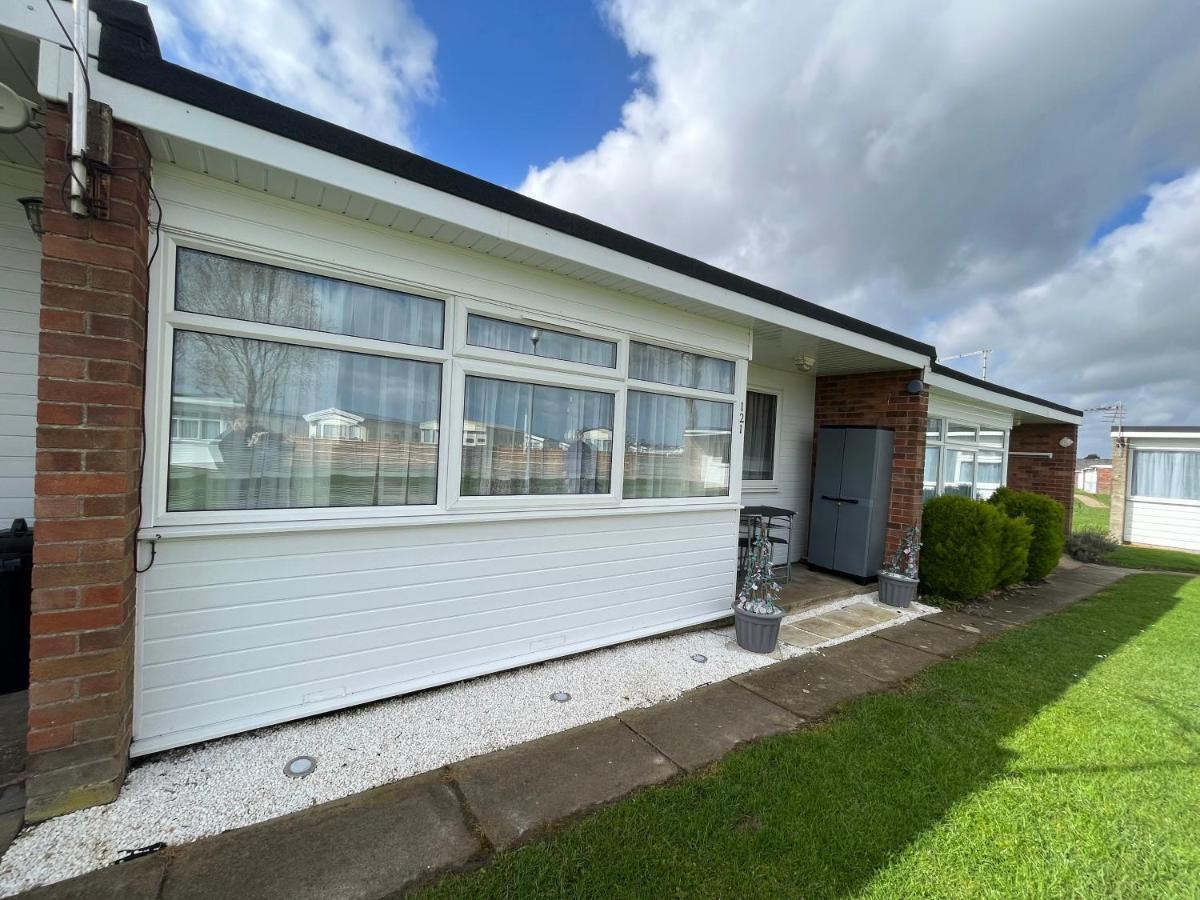 Signature, Scratby - Two Bed Chalet, Sleeps 7, Free Wi-Fi, Bed Linen And Towels Included, Pets Welcome And Onsite Entertainment Available Exteriér fotografie