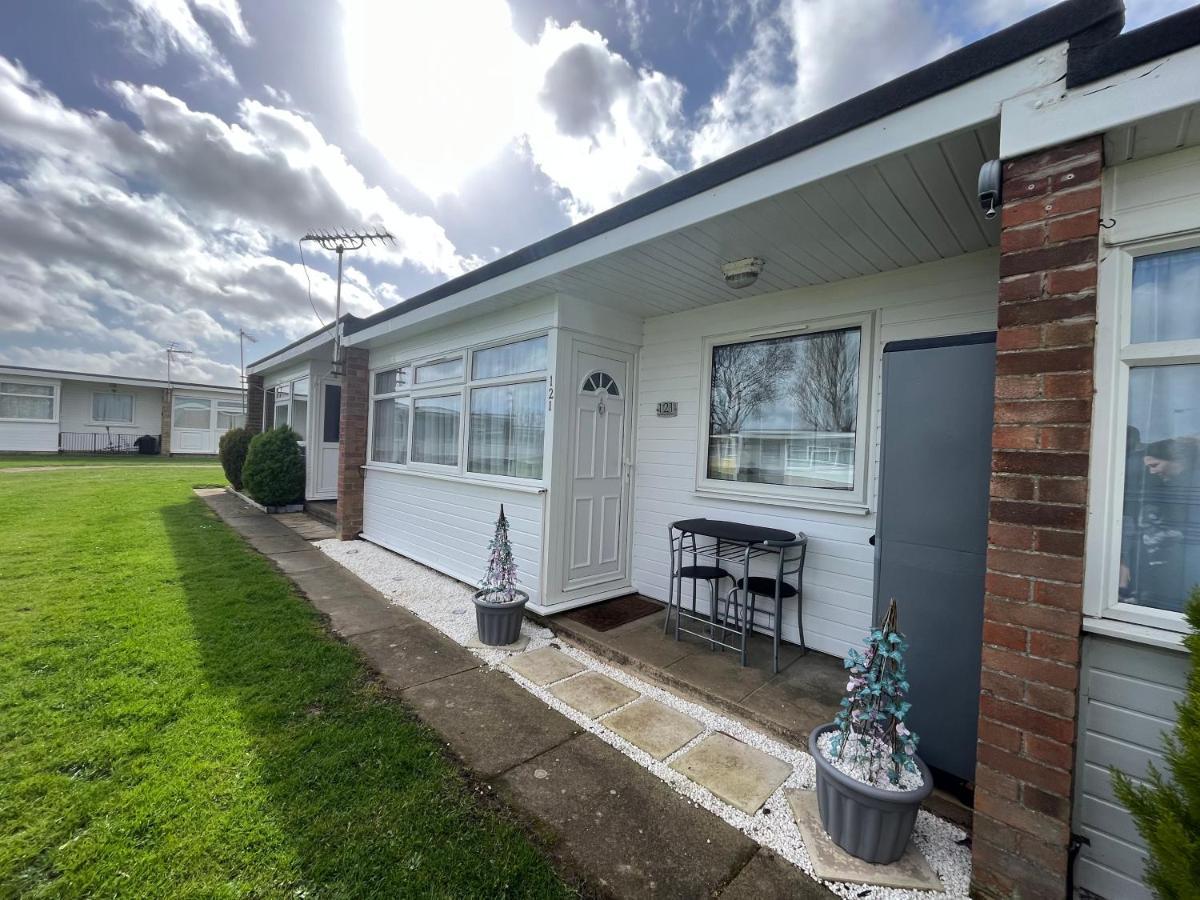 Signature, Scratby - Two Bed Chalet, Sleeps 7, Free Wi-Fi, Bed Linen And Towels Included, Pets Welcome And Onsite Entertainment Available Exteriér fotografie